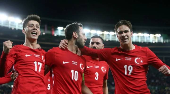 Tarihi maça saatler kaldı! İşte muhtemel 11 ler