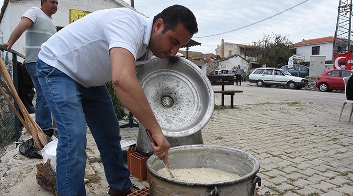 Taş ocağı iptaline keşkekli kutlama