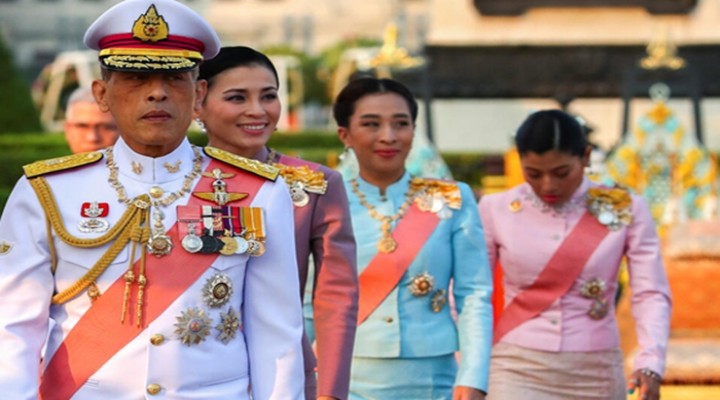 Tayland Kralı 20 cariyesini ordu mensubu yaptı!