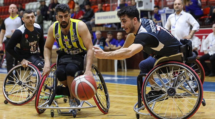 Tekerlekli sandalye basketbolda heyecan başladı