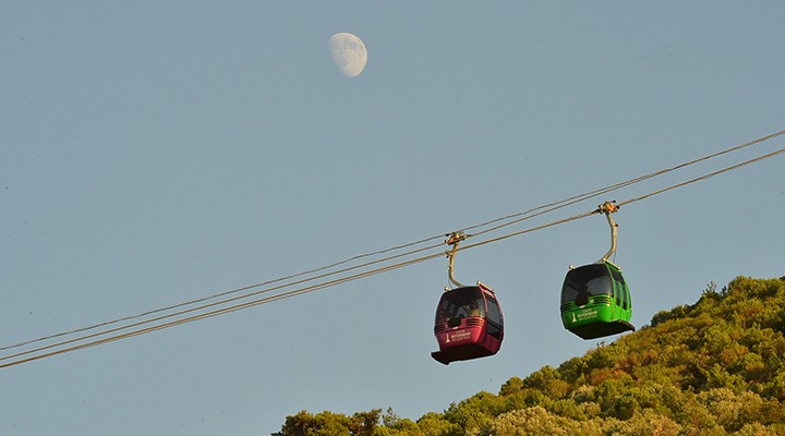 Teleferikte rekor... Kaç kişi gitti?