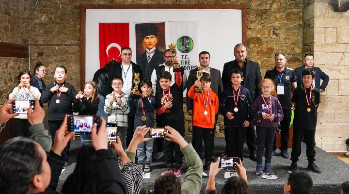 Tire de Satranç Şöleni: 201 Sporcu Hamlelerini Konuşturdu