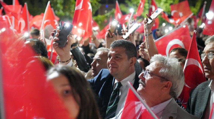 Tire’de Cumhuriyet coşkusu fener alayı ile zirveye çıktı