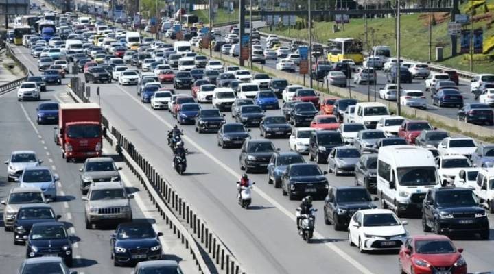 Trafikte yeni dönem başlıyor: Kurallara uymayanın hem ehliyeti hem aracı gidecek