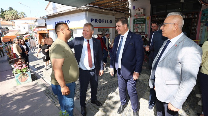 Tugay ve Balkan Urla da yurttaşlarla buluştu