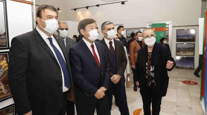 Türk Cumhuriyetleri 30. Yıl bağımsızlık sergisi Seferihisar’da açıldı