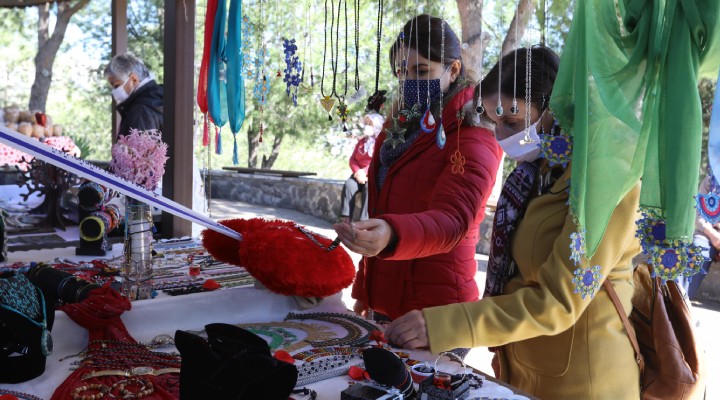 Üretici Kadınlar Pazarı 14 Şubat konseptiyle tezgah açtı