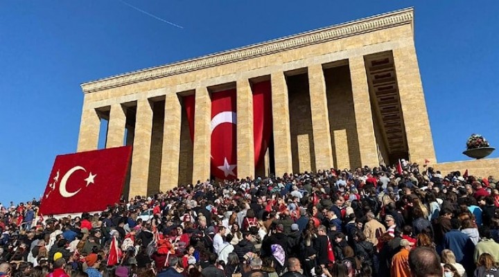 Vatandaşlar Anıtkabir’e akın etti!