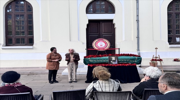 Vefat eden İzmir Devlet Tiyatrosu eski sanatçısı Melek Tartan için tören