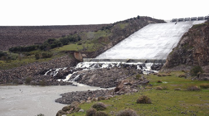 Yağışlar Güzelhisar Barajı nı doldurdu
