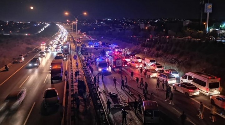 Yolcu otobüsü devrildi: 1 ölü, 14 yaralı!