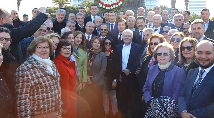 Yücel mazbatayı aldı! CHP İzmir akın etti, Soyer gelmedi...