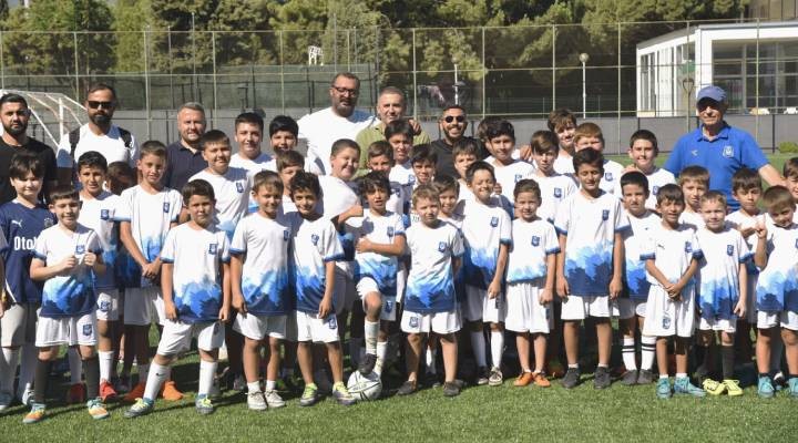 Yunusemre Belediyespor Yaz Futbol Okulu coşkuyla sona erdi