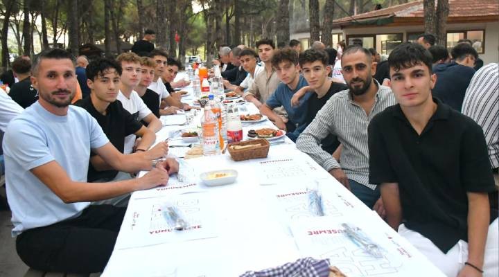 Yunusemre de şampiyonluk coşkusu birlik ve beraberlikle taçlandı
