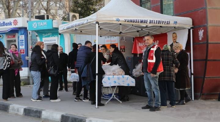 Yunusemre nden vatandaşa iftar ikramı