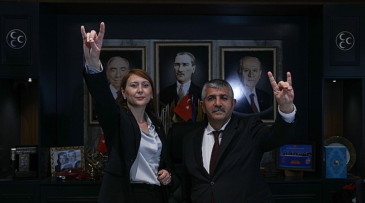Zafer Partisi nden istifa eden Ayla Ülük, MHP ye katıldı!