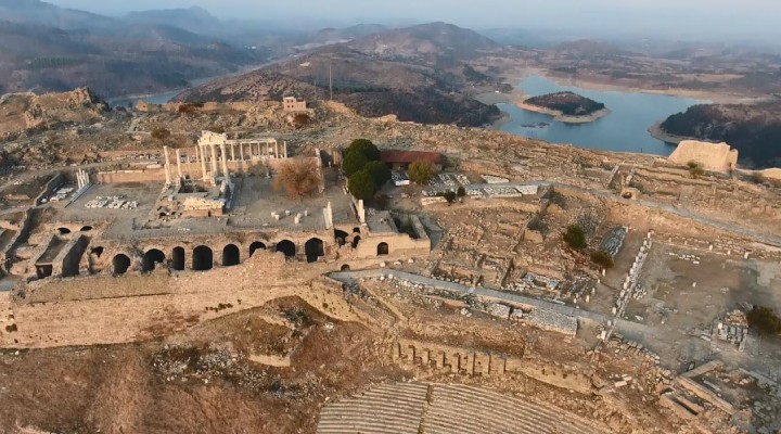 Zeus Sunağı, Bergama ya dönüyor: İade için ilk adım atıldı