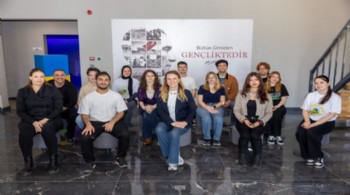 Gençlik Merkezi’nde gençlerle buluştu