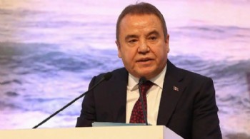 Muhittin Böcek ile oğlu ve gelinin mal varlıklarına el konuldu