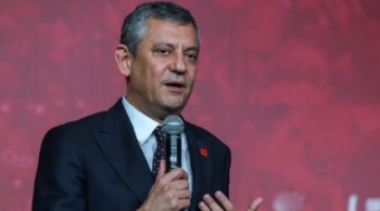 Özgür Özel’den MHP’li Yıldız’a 'Demokrasi' Konferansı'nda gönderme: Olsaydı çok kıymetli olacaktı