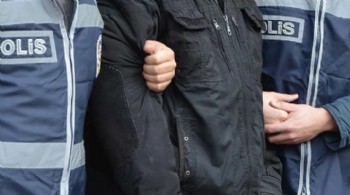 'Sahte belgelerle ikamet izni' operasyonu: 8 ilde 64 şüpheli yakalandı