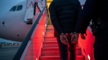 29'u kırmızı bültenle aranan 54 suçlu Türkiye'ye getirildi