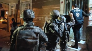3 banka yöneticisi, 8 polis ve 4 avukat gözaltında