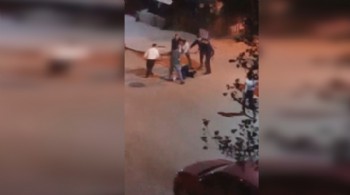 7 kişi etrafını sarıp sopalarla dövdü!