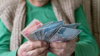 AK Parti'den açıklama geldi... 'En düşük emekli aylığına düzenleme olacak mı?'