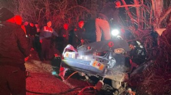 Ağaca çarptı! 2 kişi öldü!