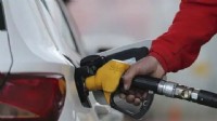 Akaryakıtta tabela gece yarısı değişti: Benzine indirim geldi