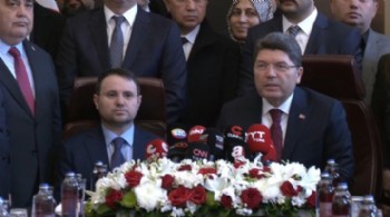 Akın Gürlek, Adalet Bakanlığı görevini teslim aldı