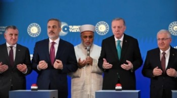 Ali Erbaş duaya yardımcısını gönderdi