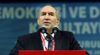 Altan Öymen hayatını kaybetti