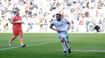 Altay'da Deniz Kadah'tan şık kapanış