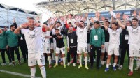 Altay'da gençlerin mesaisi sürüyor