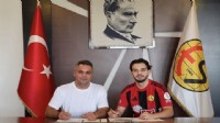 Altay'dan ayrılan Emre imzayı attı
