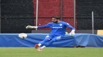 Altınordu'da gözler eski kaleci Serhat'ta