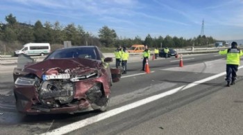 Anadolu Otoyolu'nda kaza: 1 çocuk öldü, 4 kişi yaralandı