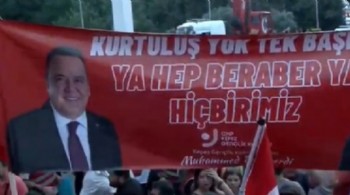 Antalya Muhittin Böcek için ayakta!