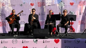 Aşkın melodileri Alsancak’ta yükseldi