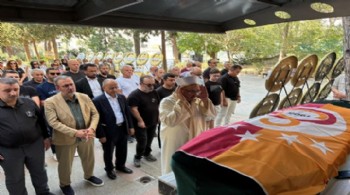 Aziz Üstel, İzmir'de son yolculuğuna uğurlandı