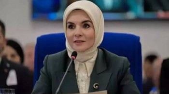 Bakan Göktaş: Ehliyet ve oy kullanma yaşı bile 18 iken sosyal medyaya giriş yaşı 6