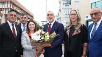 Bakan Işıkhan İzmir'de