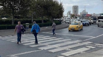 Bakan Uraloğlu duyurdu: Yaya geçitleri kaldırılıyor