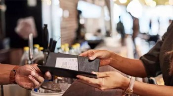 Bakanlık harekete geçti: Servis ve kuver ücretini menüye yansıtanlara inceleme!