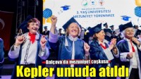 Balçova’da mezuniyet coşkusu: 3. Yaş Üniversitesi’nde kepeler umuda atıldı