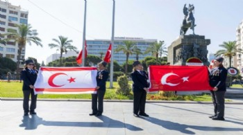 Barış ve Özgürlük Bayramı İzmir’de törenle kutlandı