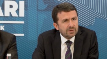 Basın İlan Kurumu Genel Müdürü Çay, İzmir'de gazetecilerle bir araya geldi
