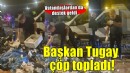 Başkan Tugay çöp topladı, vatandaşlar da destek verdi!